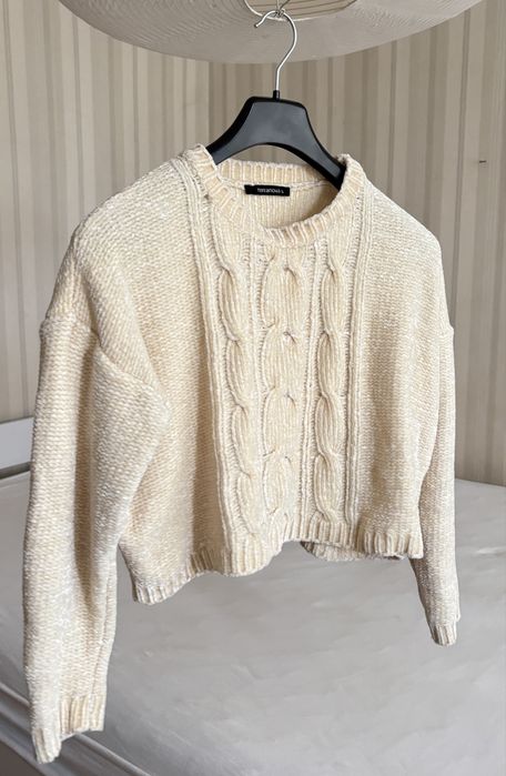 Бял пуловер- размер S