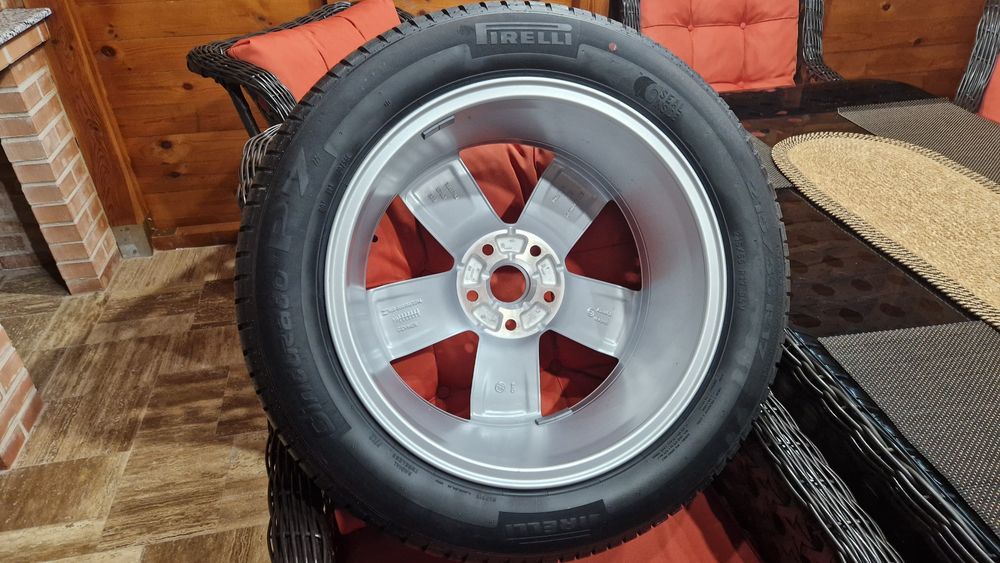 Vînd rezervă jantă aliaj nouă passat B-8-pe 17,Atenție rezervă de fabr