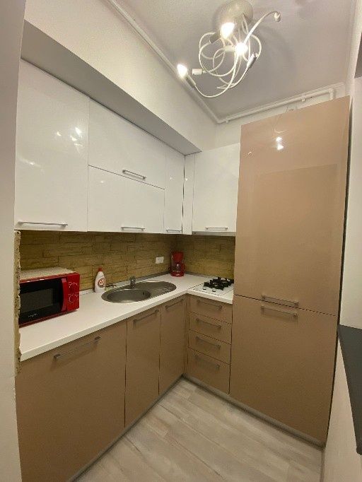 Închiriez Studio