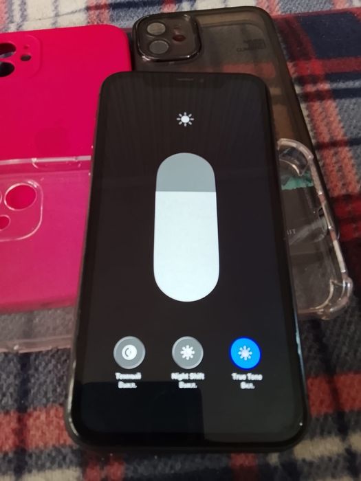 Продам Айфон 11 В черном цвете 64 гб