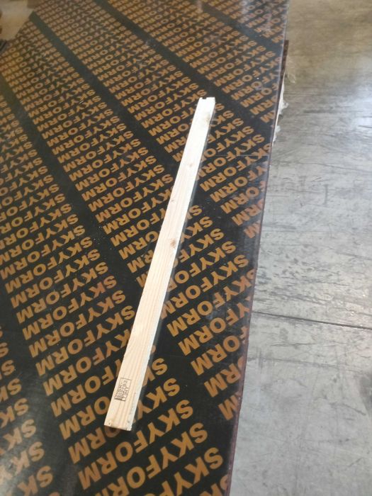 Продавам сухи дървени летви с размер 5см на 3см на 100см