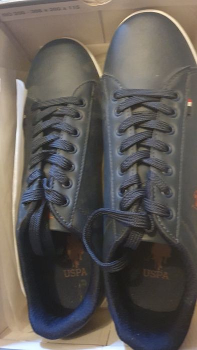 Pantofii de bărbați și damă