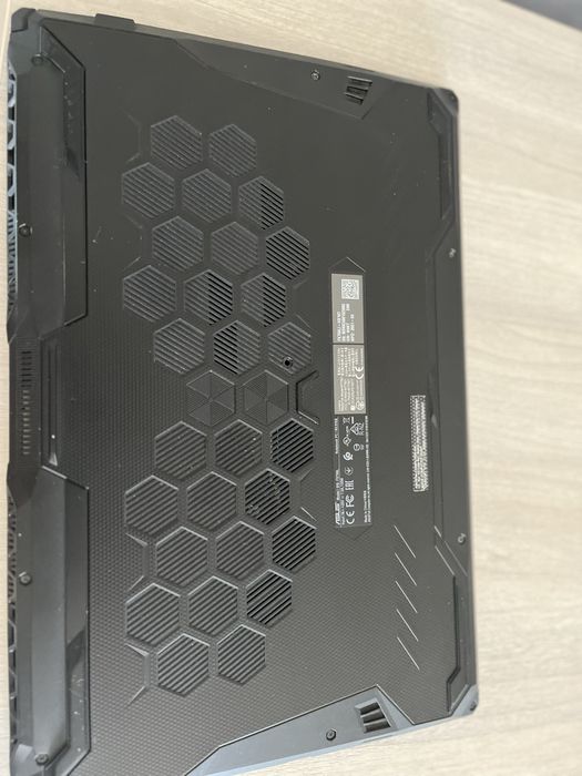 Laptop Gaming ASUS TUF F17 FX706Li – Ecran mare 17.3", i7, GTX 1650 Ti – Stare impecabilă(cititi descrierea)