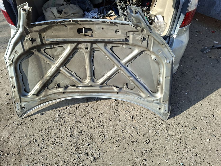 Капот тайота ипсум