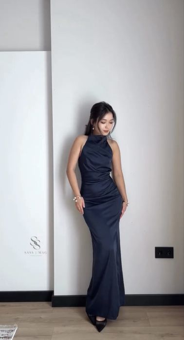 Платье с открытой спиной