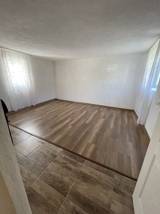 Vand casa in comuna Vultureni