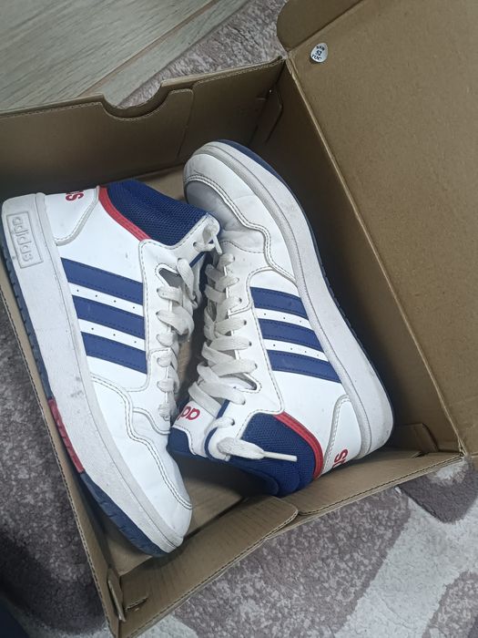 Оригинални кецове Adidas 36 н