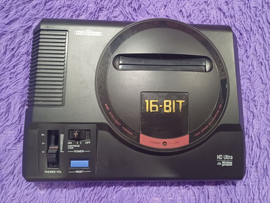 Продам SEGA + на 2 фото