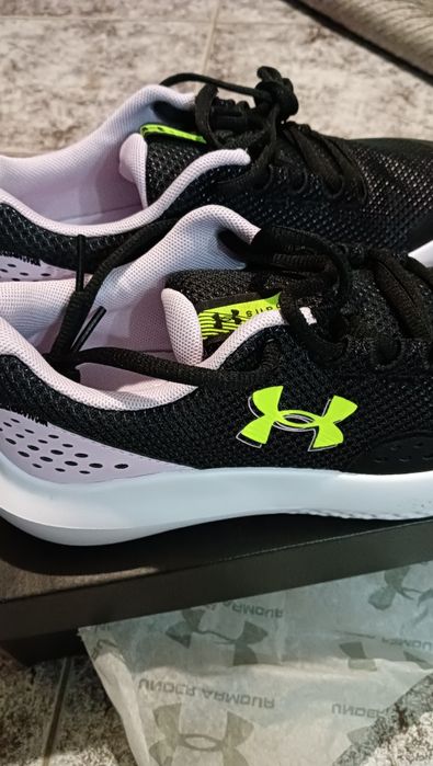 Маратонки under armour