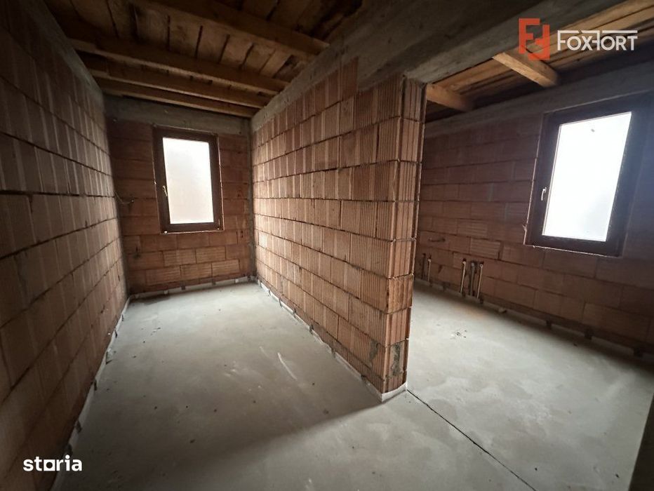 Casa individuala cu 12 camere, 400 mp utili - Bucovat