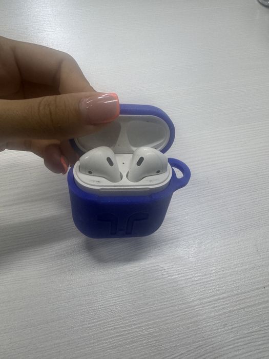 Продам Airpods 2
