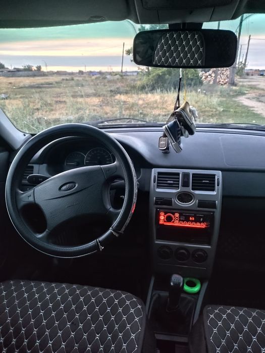 Продам машину Приору