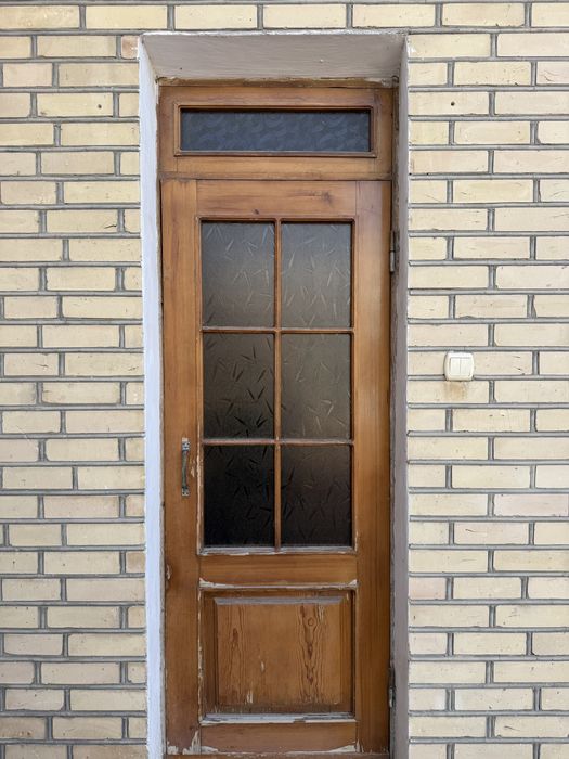 Eshik Deraza yaxshi holatda