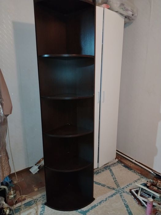 продам стол и шкаф для прихожки