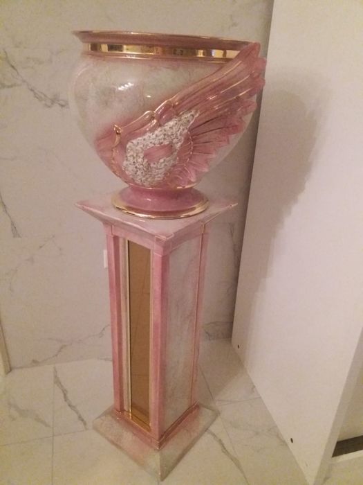 Vas cu piedestal  ceramica