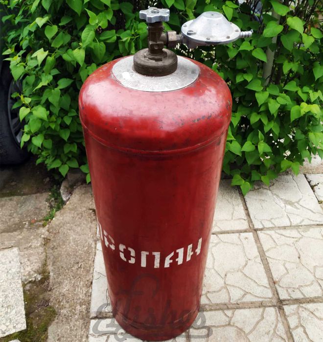 Газова Бутилка Пършинг включен Редуцил вентил ПЕРФЕКТНА