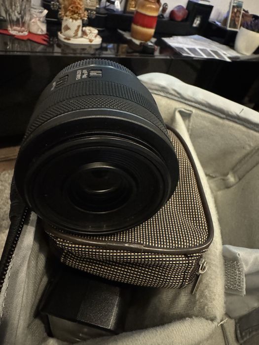 Canon 35 mm RF obiectiv.