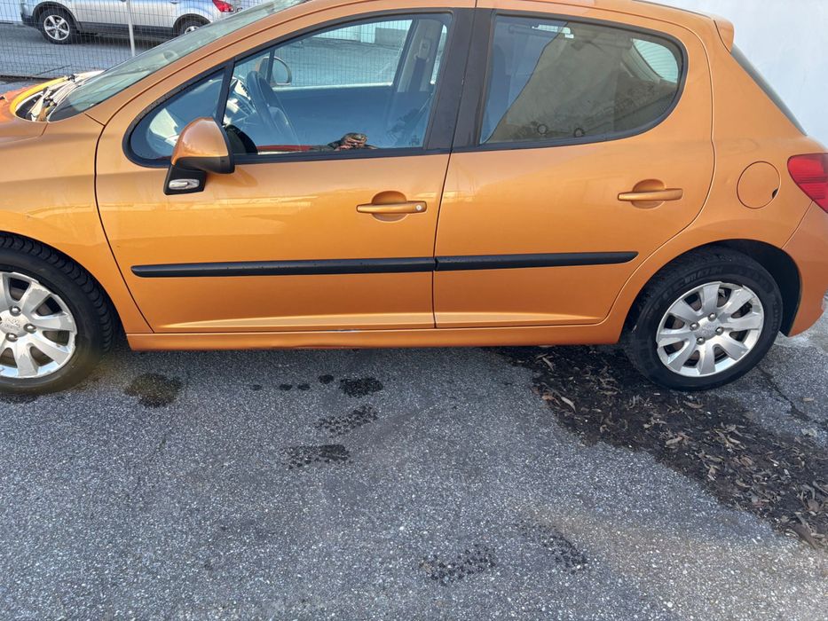 Peugeot 207  an 2008