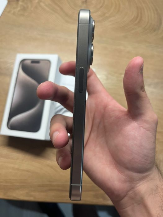 iPhone 15 Pro Natural Titanium