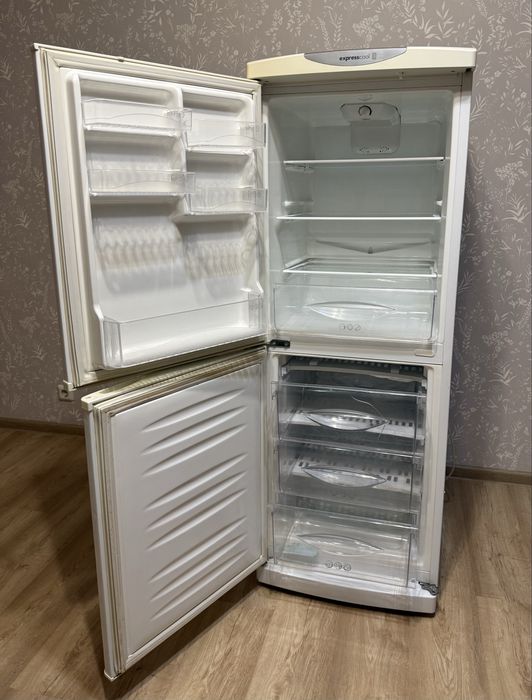 Холодильник LG expresscool