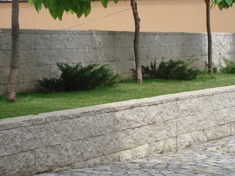 Вибропресовани бетонови блокчета за ограда, имитиращи дялан камък