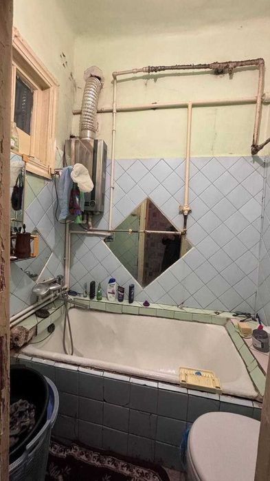 Парк Фуркат Мирабадский  2 ком 44м2 кирпичь Балкон можно под офис