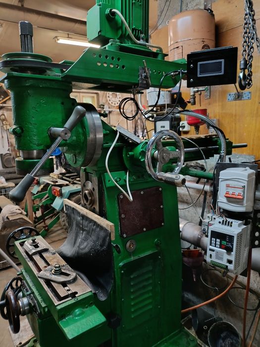 Продаю фрезерный станок