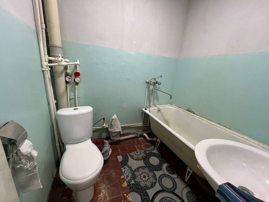 Сдается 1 комнатная квартира 
Есть ТВ и холодильник в горде Алмалыке