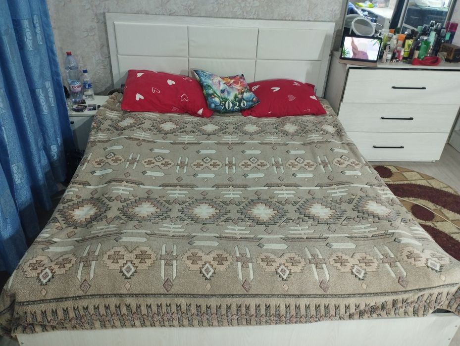 Кровать двуспальная