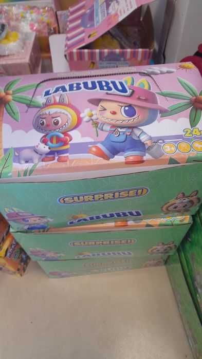 Brain Rot и Labubu малки фигурки