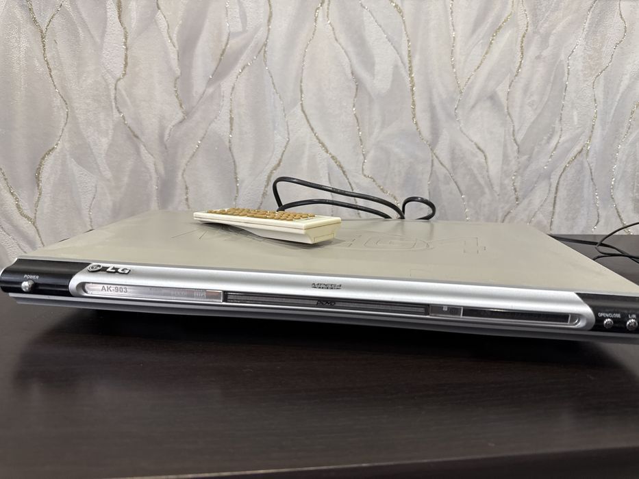 Продам  DVD плеер LG