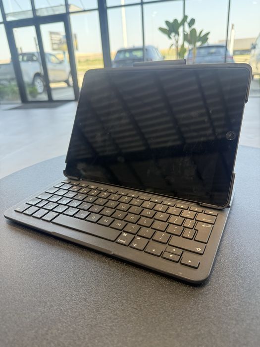 iPad 7 10.2” 32GB Cellular + tastatură