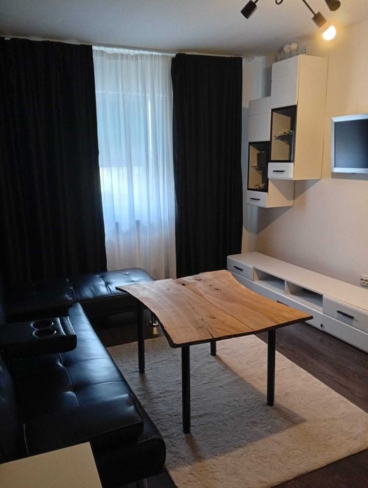 Vand apartament 3 camere