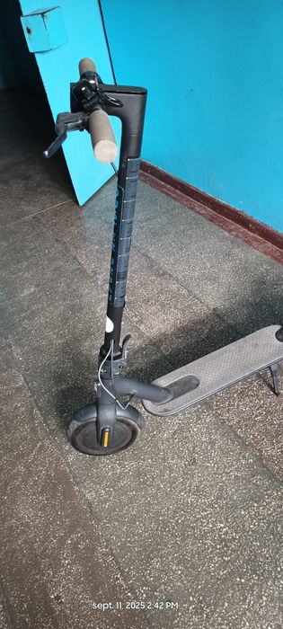 Vând Trotineta Electrică Xiaomi ca nouă.