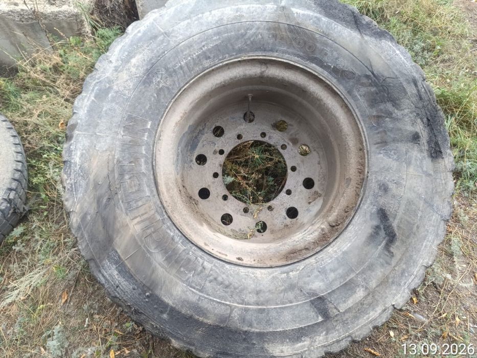 Продаю шины для автокран