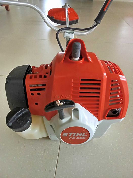Бензинов тример STIHL FS 235 1.55 kW, 2.1 к.с 420 мм