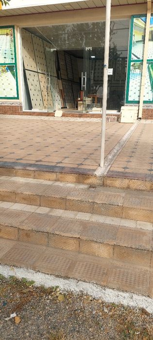 Apteka uchun juda qulay  joy arendaga beriladi.