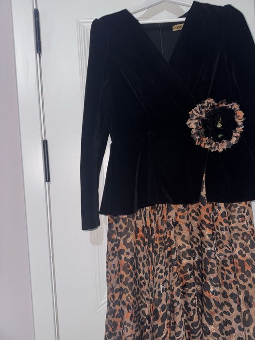 Роскошный, длинный платье