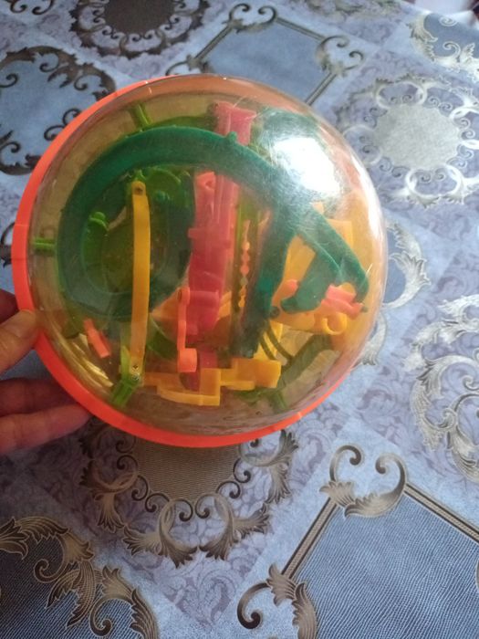 Игрушка- лабиринт