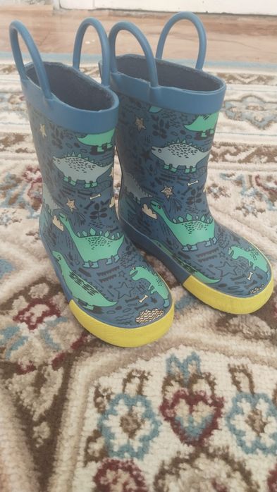 Продам резиновые сапоги