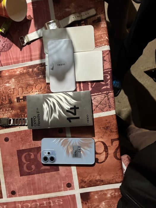 Vand telefon oppo reno 14 f