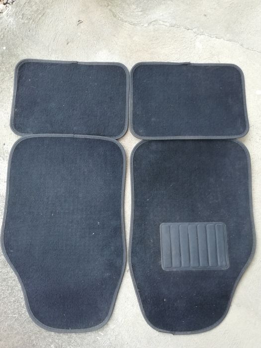 2 Seturi covorașe, 30 lei setul