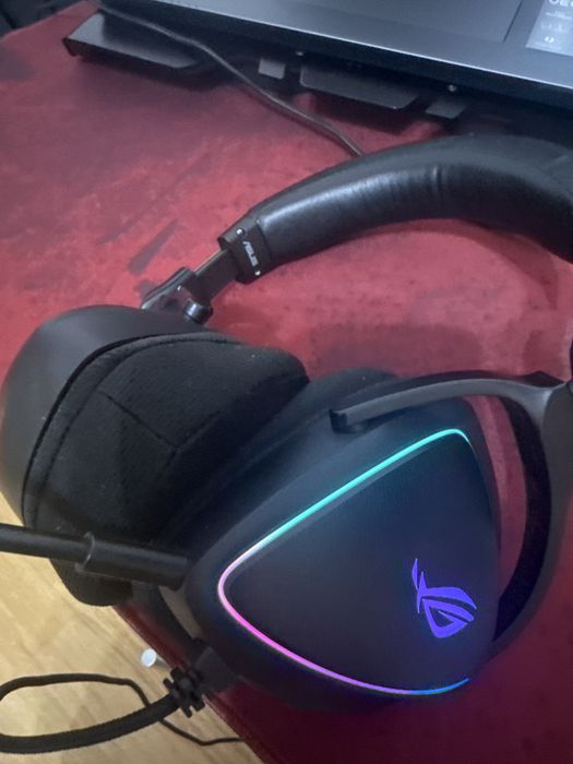 Casti Asus Rog Delta S