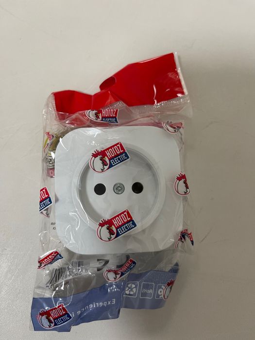 2 розетки и 3 включателя