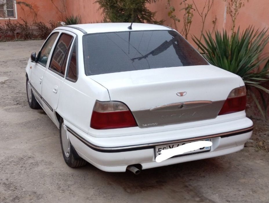 Нексия 1 сотилади