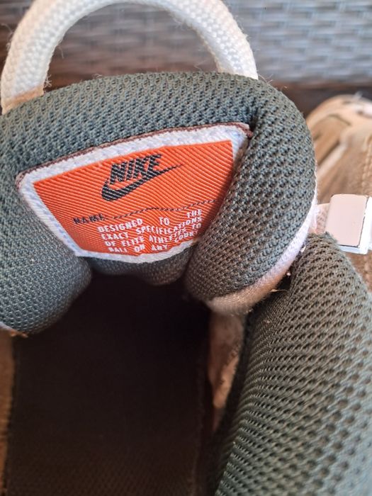 Vând adidași Nike Uptempo marimea 38