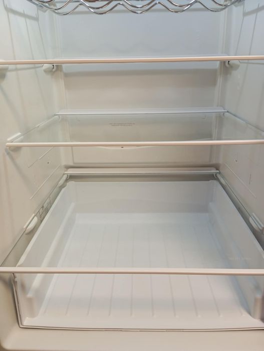 Хладилник Bekо с фризер