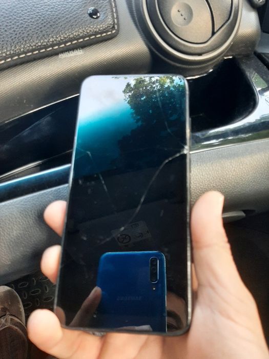 Redmi note 7  sotiladi