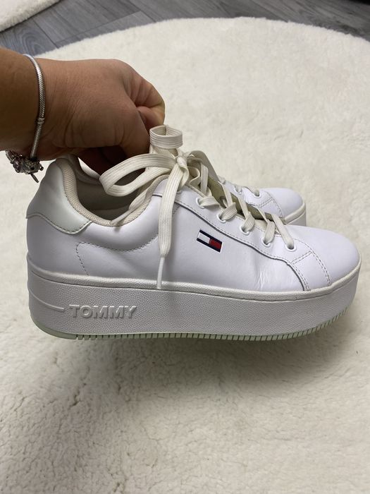 Adidasi Tommy Hilfiger