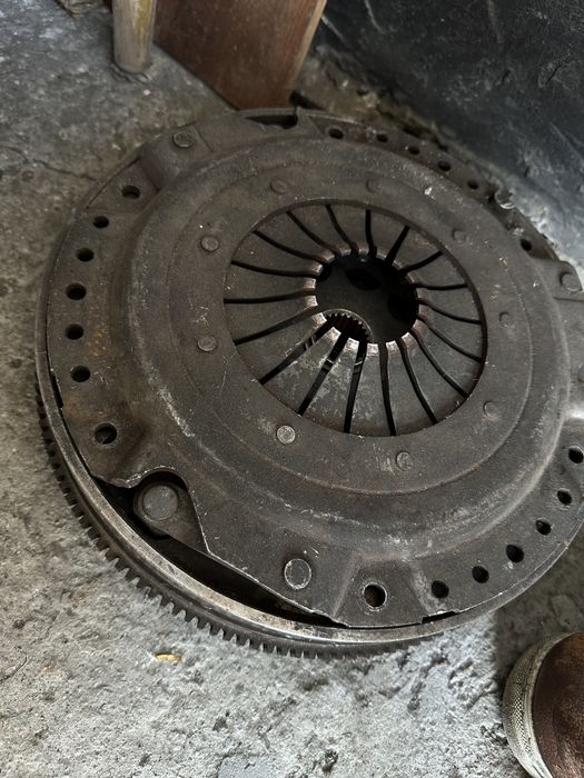 Продам! Маховик с корзиной